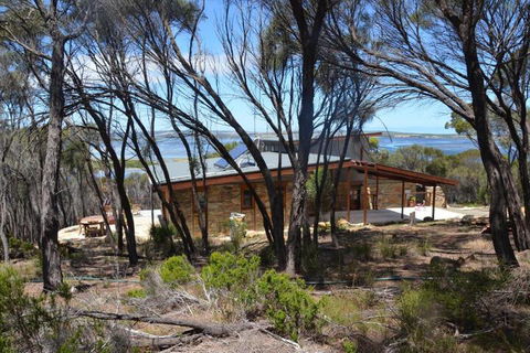 Of Stone & Wood Guesthouse Secluded Getaway! - Australian Destinations 5