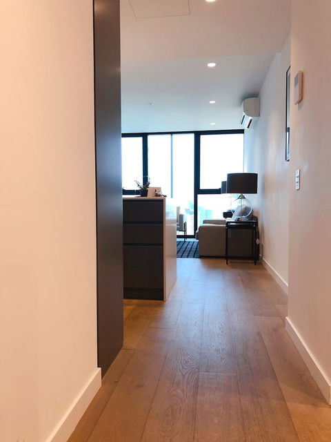 CBD Amazing View 2 Bedrooms Apartments - Australian Destinations 3