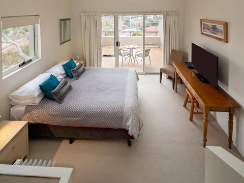 Cascades 18 / 3 Kurrajong Street - Australian Destinations 5