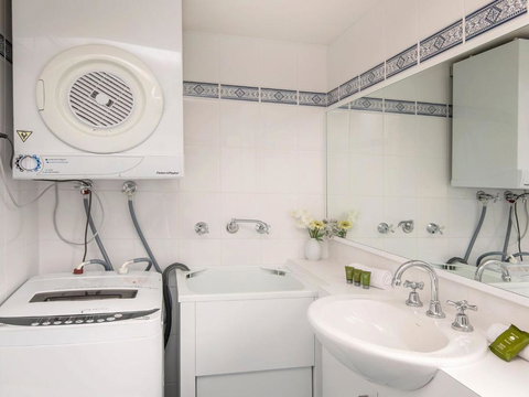 Cascades 18 / 3 Kurrajong Street - Australian Destinations 1