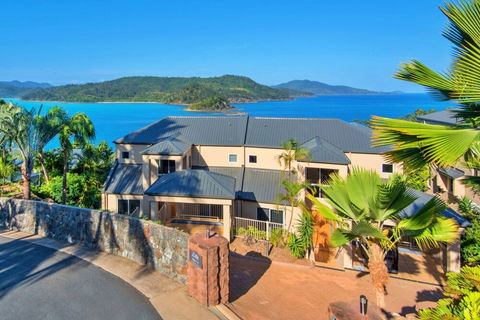 New La Bella Waters 1 Wide Ocean Views - Australian Destinations 0