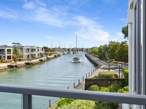 MARINA VIEW - Australian Destinations 1