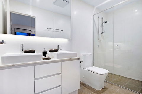NEO Apartments Holidays Gold Coast - Australian Destinations 5