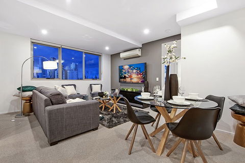 NEO Apartments Holidays Gold Coast - Australian Destinations 4