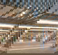 Melbourne Holiday Apartments Flinders Wharf - Australian Destinations