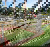 Sunraysia Motel  Holiday Apartments - Australian Destinations