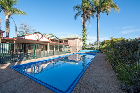 Allan Cunningham Motel - Australian Destinations 2