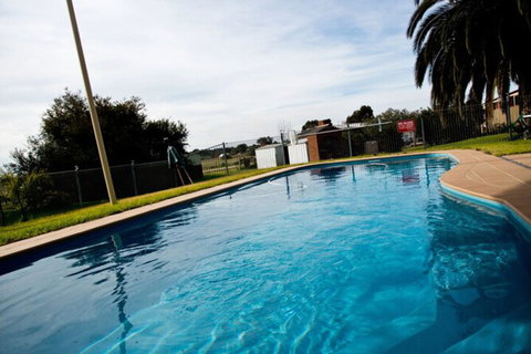 Walkabout Motel - Australian Destinations 4