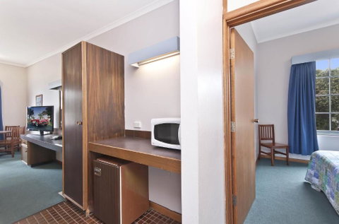 William Dutton Motel - Australian Destinations 2