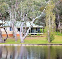 Bushy Lake Chalets - Australian Destinations