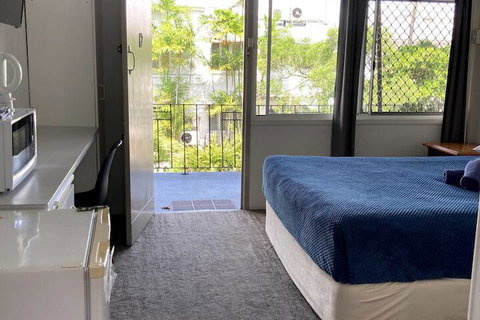 Cairns City Motel - Australian Destinations 7