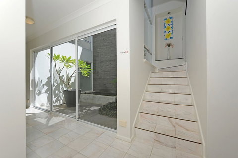 Cottesloe Beach House II - Australian Destinations 2