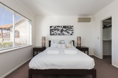 Cottesloe Beach House II - Australian Destinations 3