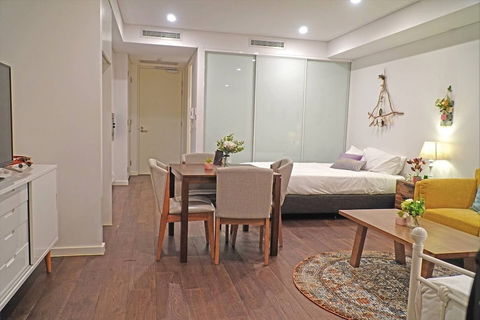 C08-darling Harbour Studio - Australian Destinations 2