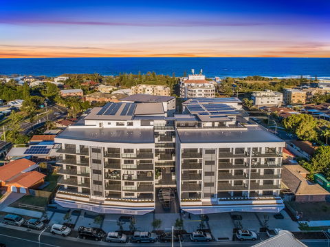 Arise Hedge - Australian Destinations 0