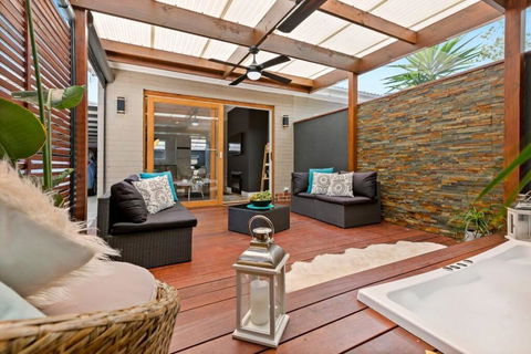 AMORE A Tranquil Retreat With Couples Spa - Australian Destinations 1