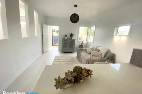 Geelong House - Australian Destinations 2