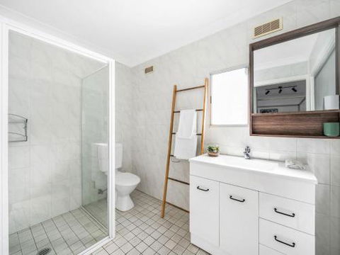 Akora At Hyams 4pm Check Out Sundays - Australian Destinations 4