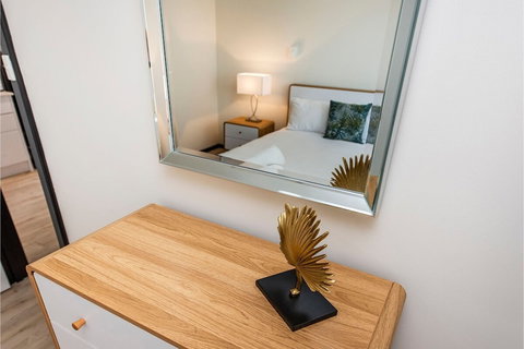 Contemporary 1BR Apartment - Near The City - Australian Destinations 4