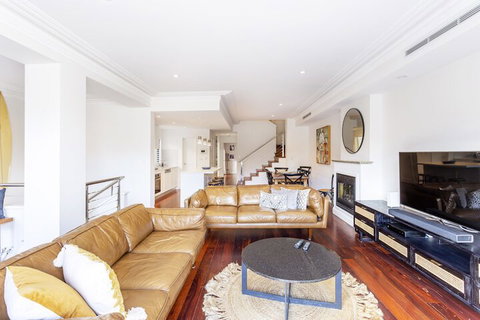 Cottesloe Aqua Retreat - Executive Escapes - Australian Destinations 0