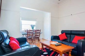 Coogee Apartment - Australian Destinations 2
