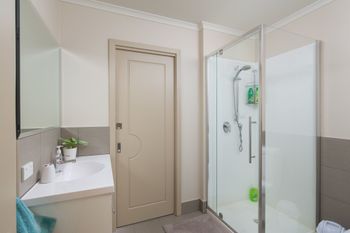 The Executive B & B - Australian Destinations 6