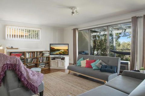 BEACH WITHIN REACH - Australian Destinations 1