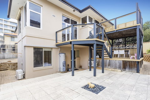 Scarborough Seaview Loft - Australian Destinations 0