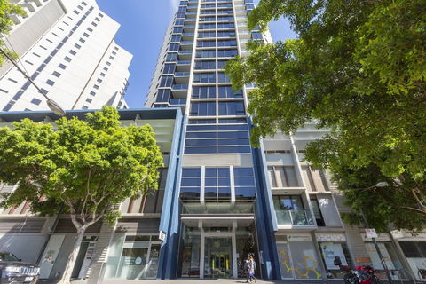 Apartments Melbourne Domain - New Quay Docklands - Australian Destinations 1