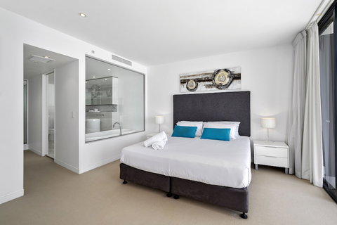 Oracle Broadbeach Apartments - Australian Destinations 6