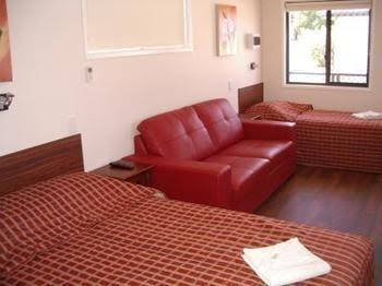 Cypress Pines Studio Villas - Australian Destinations 0