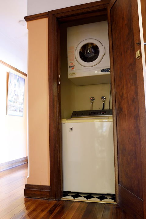 Apartments Downtown - Australian Destinations 1