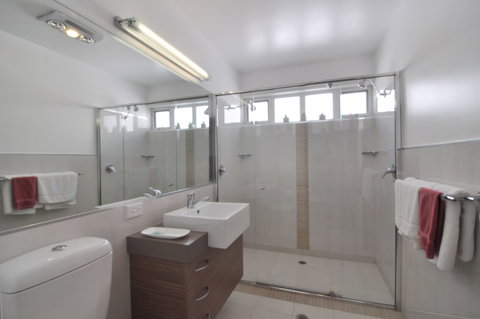 Bluedock Apartments - Australian Destinations 5