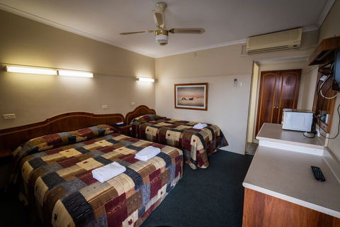 Ardeanal Motel West Wyalong - Australian Destinations 5