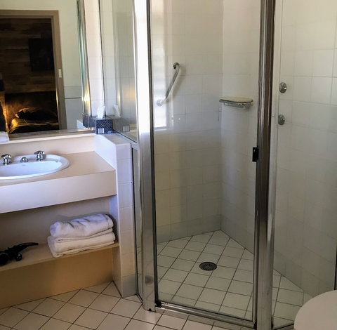 Cottonwood Lodge - Australian Destinations 6