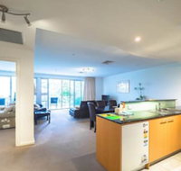 Glenelg Beachside Apartments - Australian Destinations