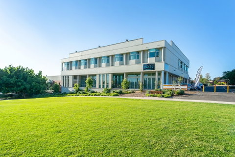 Sfera's Park Suites & Convention Centre - Australian Destinations 1
