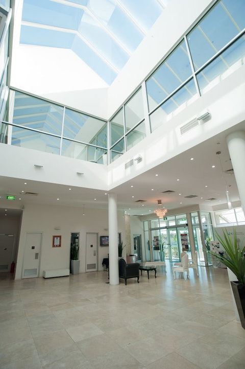Sfera's Park Suites & Convention Centre - Australian Destinations 2