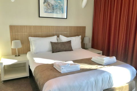 Adelaide DressCircle Apartments North Terrace - Australian Destinations 7