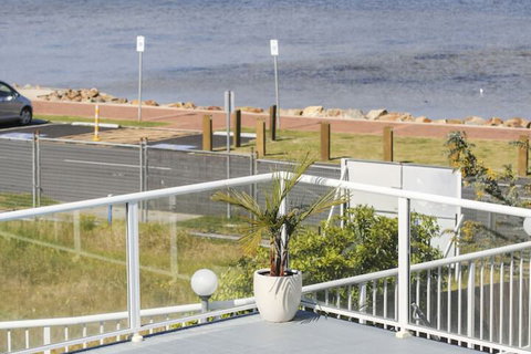 Crown Apartments - Australian Destinations 1