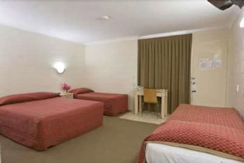 Nambour Lodge Motel - Australian Destinations 4