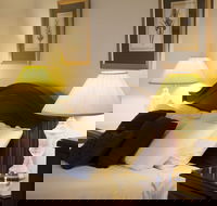 Cobb  Co Court Boutique Hotel - Australian Destinations