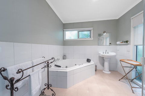 Amelina Cottages - Australian Destinations 2