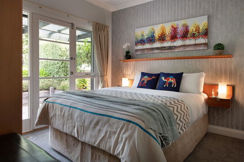 Arabella Heights - Australian Destinations 1