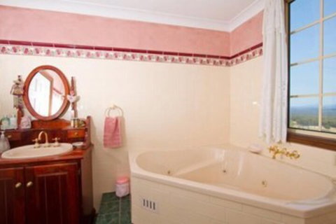 Bimbadeen Mountain Retreat - Australian Destinations 4