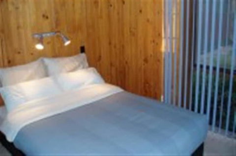 Asses Ears Wilderness Lodge - Australian Destinations 1