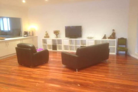 Crossroads Ecomotel - Australian Destinations 6