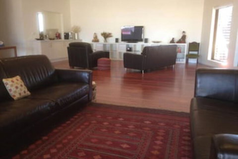 Crossroads Ecomotel - Australian Destinations 0