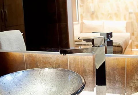 Newman Hotel - Australian Destinations 1