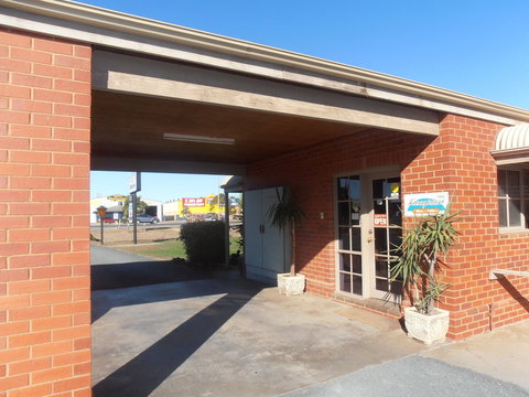 All Rivers Motor Inn - Australian Destinations 2